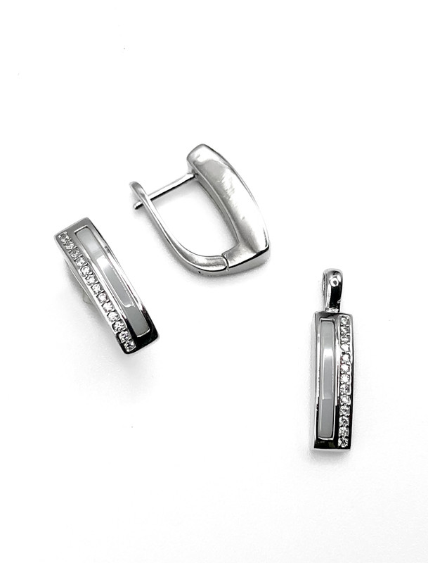 Juegos plata rectangular nacar con circon en u patente