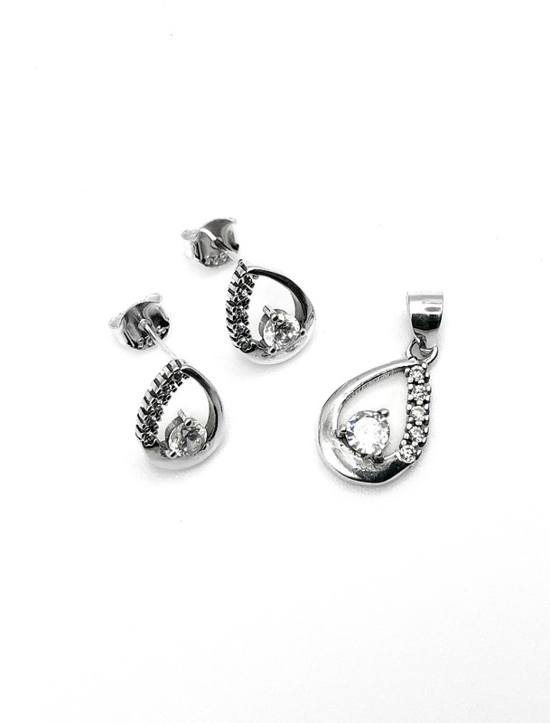 Juegos plata gota lisa y circon blanco a presion