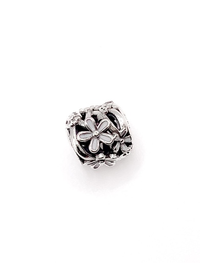 [P0216] Dijes plata cilindro de flores blancas 